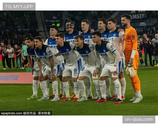 特写:时隔一年重返梅斯塔利亚,加亚收到瓦伦西亚球迷热烈欢迎 特写:时隔一年重返梅斯塔利亚,加亚收到瓦伦西亚球迷热烈欢迎